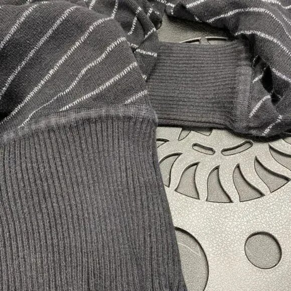 DIVIDED BY H&M BLACK AND METALLIC SILVER STRIPED DRAWSTRING WAIST SWEATER 10 - Picture 6 of 6